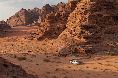 Travelling by jeep in the Wadi Rum, Jordan Foto de stock - Con derechos protegidos, Código: 862-05998277