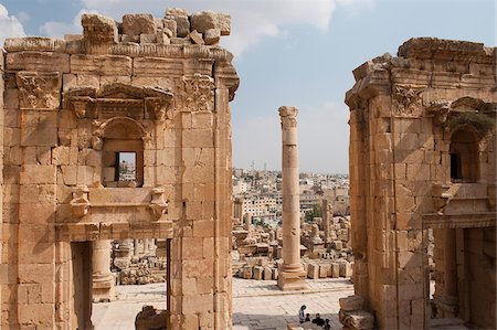 Jerash, located 48 kilometers north of Amman is considered one of the largest and most well-preserved sites of Roman architecture in the world, Jordan Stock Photo - Rights-Managed, Code: 862-05998304