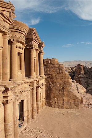 simsearch:862-05998296,k - Façade du monastère dédié au roi nabatéen, Obodas I, 1er siècle avant JC, Petra, Jordanie Photographie de stock - Rights-Managed, Code: 862-05998322