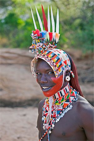 A Samburu warrior in all his finery. Milgis, Kenya Foto de stock - Con derechos protegidos, Código: 862-05998464