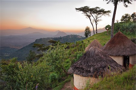 An early morning view from a Pokot homestead situated at the northern end of the Cherangani Hills looking north towards Turkana Country. Foto de stock - Con derechos protegidos, Código: 862-05998529