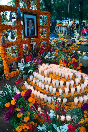 Amérique du Nord, le Mexique, Michoacan État, Pátzcuaro, Dia de Muertos, jour des célébrations de la mortes dans un cimetière de Tzintzuntzan Photographie de stock - Rights-Managed, Code: 862-05998566