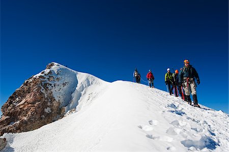 North America, Mexico, Pico de Orizaba (5610m); highest mountain in Mexico, Veracruz state, climbers on the summit ridge Fotografie stock - Rights-Managed, Codice: 862-05998596