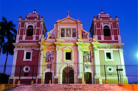 pictures of colourful buildings latin america - Central America, Nicaragua, Leon, Igelsia el Calvario Stock Photo - Rights-Managed, Code: 862-05998718