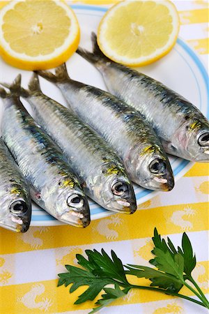 fish restaurant - Fresh sardines from Setubal. Portugal Foto de stock - Con derechos protegidos, Código: 862-05998837