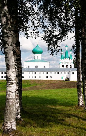 simsearch:862-06825085,k - Aleksandro-Svirsky monastery founded in 1487 and situated deep in the woods of the Leningrad Oblast near its border with the Republic of Karelia, Russia Foto de stock - Direito Controlado, Número: 862-05999039