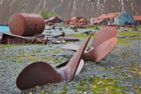 The old whaling station at Stromness. Here, Ernest Shakleton ended his epic crossing of South Georgia in 1916. The station began operating in 1913. It was converted to a ship repair yard in 1931 until it closed in 1961. Fotografie stock - Rights-Managed, Codice: 862-05999096