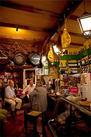 Spain, Andalusia, Seville;  A typical bar of Andalusia Foto de stock - Con derechos protegidos, Código: 862-05999164
