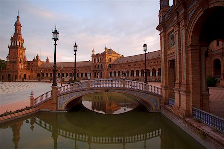 sevilla - Spain, Andalusia, Seville; The Plaza de Espana. (Unesco) Foto de stock - Con derechos protegidos, Código: 862-05999195