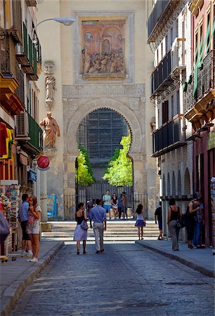 seville - Espagne, Andalousie, Séville. Un couple marchant dans le centre historique Photographie de stock - Rights-Managed, Code: 862-05999229