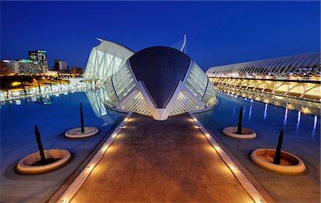 reflets dans l'eau - Europe, Espagne, Valence, une photo générale de la cité des Arts et des Sciences. Photographie de stock - Rights-Managed, Code: 862-05999497