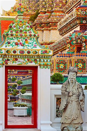 simsearch:862-05999506,k - Thailand, bangkok, Doorway and statue at Wat Pho Stock Photo - Rights-Managed, Code: 862-05999511