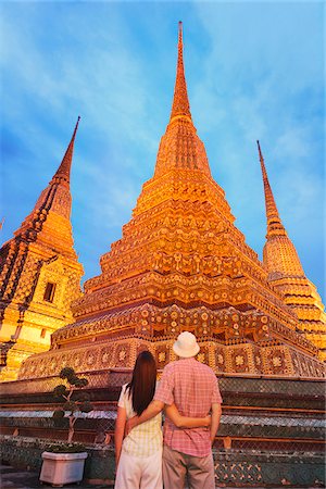 Thailand, bangkok, Couple infront of Chedis at Wat Pho Stock Photo - Rights-Managed, Code: 862-05999512