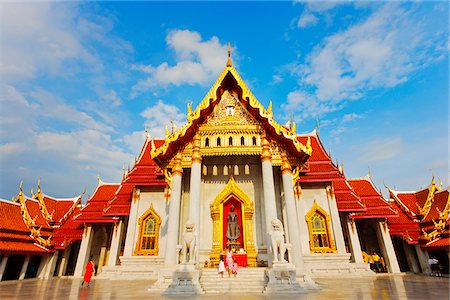 Thailand, bangkok, Wat Benchamabophit, Marble temple, Woman and children walking Foto de stock - Con derechos protegidos, Código: 862-05999522