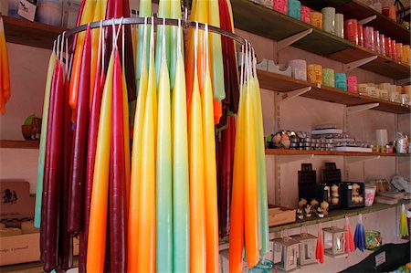 Handmade candles at the Pembrokeshire Candle Centre, near Newport, Pembrokeshire, Wales Foto de stock - Con derechos protegidos, Código: 862-05999694