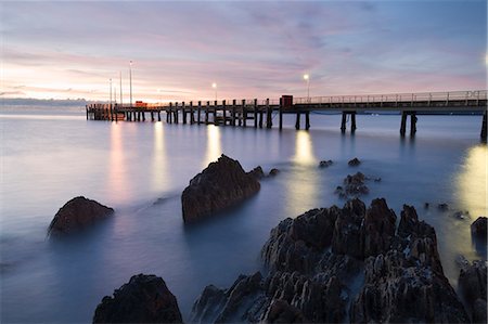palm cove - Australia, Queensland, Cairns.  Palm Cove jetty at dawn. Fotografie stock - Rights-Managed, Codice: 862-06540740