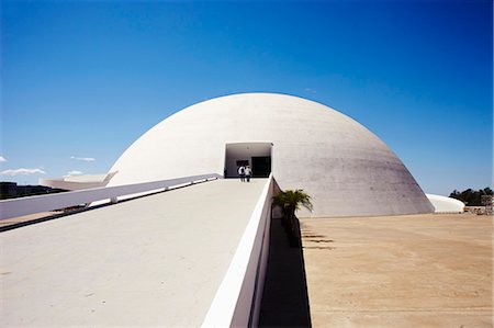 distrito federal - South America, Brazil, Brasilia, Distrito Federal, Honestino Guimaraes National Museum on the Esplanada dos Ministerios by Oscar Niemeyer Photographie de stock - Rights-Managed, Code: 862-06540845