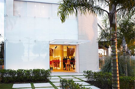 South America, Brazil, Brasilia, Distrito Federal, The exterior of the Magrella boutique department store in Brasilia Stockbilder - Lizenzpflichtiges, Bildnummer: 862-06540846