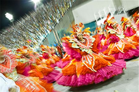 simsearch:862-06540894,k - South America, Rio de Janeiro, Rio de Janeiro city, baiana dancers at carnival in the Sambadrome Marques de Sapucai Photographie de stock - Rights-Managed, Code: 862-06540933