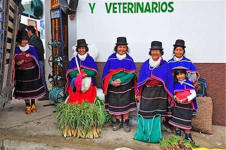 simsearch:862-06675977,k - Indian women at a market in Silvia, Guambiano Indians, Colombia, South America Foto de stock - Con derechos protegidos, Código: 862-06541092