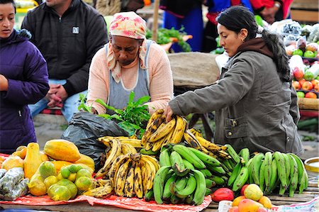 simsearch:862-06676074,k - Woman selling banana at a Indian market in Silvia, Guambiano Indians, Colombia, South America Stockbilder - Lizenzpflichtiges, Bildnummer: 862-06541093