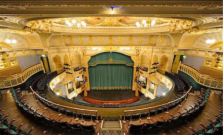 Europe, England, Derbyshire, Buxton, Buxton Opera House Foto de stock - Con derechos protegidos, Código: 862-06541327