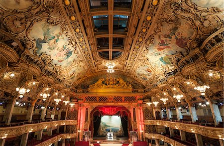 red curtains - England, Lancashire, Blackpool, Tower Ballroom Photographie de stock - Rights-Managed, Code: 862-06541404