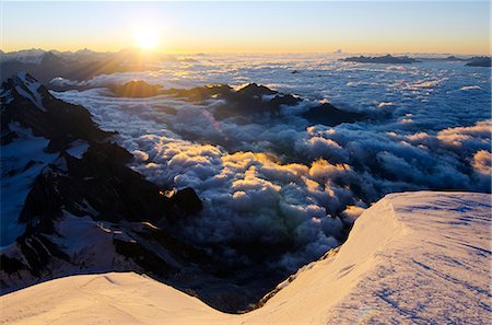 simsearch:862-06543084,k - Europe, France, French Alps, Haute Savoie,  Mont Blanc, sunrise on the summit of Mont Blanc, 4810m Fotografie stock - Rights-Managed, Codice: 862-06541431