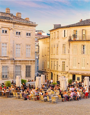 simsearch:862-06541500,k - France, Provence, Avignon, Place de Palais, Tourists at cafe Photographie de stock - Rights-Managed, Code: 862-06541502