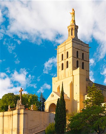 simsearch:862-06541500,k - France, Provence, Avignon, Cathedral NotreDamedes Doms Foto de stock - Con derechos protegidos, Código: 862-06541510