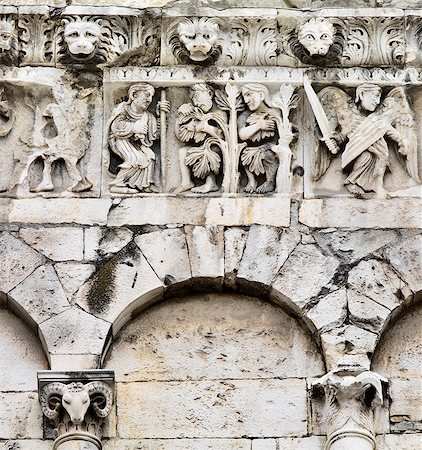 simsearch:862-06541483,k - France, Provence, Nimes, detail of Nimes cathedral Foto de stock - Direito Controlado, Número: 862-06541531