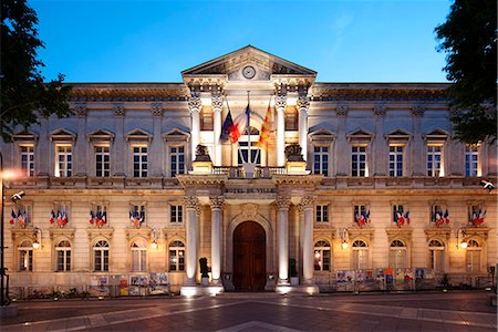 provence night - The townhall  in Avignon at the Place de lHorloge, France Foto de stock - Con derechos protegidos, Código: 862-06541691