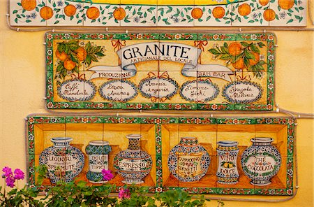 Taormina, Sicily, Italy, Painted tiles advertising granita, the typical sicilian refreshing ice frozen desert Foto de stock - Con derechos protegidos, Código: 862-06542131