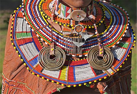 The finery worn by a married Maasai woman. Foto de stock - Con derechos protegidos, Código: 862-06542238