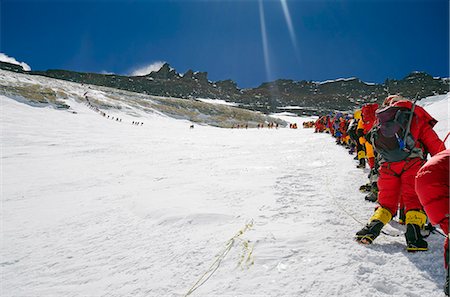 simsearch:862-06542461,k - Asia, Nepal, Himalayas, Sagarmatha National Park, Solu Khumbu Everest Region, a line of climbers on the Lhotse Face approaching the Yellow Band Stockbilder - Lizenzpflichtiges, Bildnummer: 862-06542484
