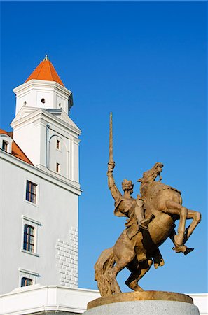 eslováquia - Europe, Slovakia, Bratislava, statue of Svatopluk, ruler of Moravia 869, Bratislava Castle Foto de stock - Direito Controlado, Número: 862-06542717