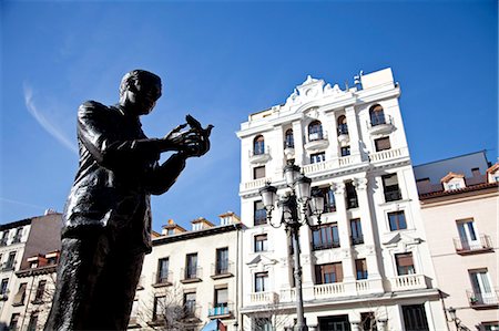 santa ana - Statue of Garcia Lorca in Plaza de Santa Ana square, Barrio de las Letras, Madrid, Spain, Europe Stock Photo - Rights-Managed, Code: 862-06542787