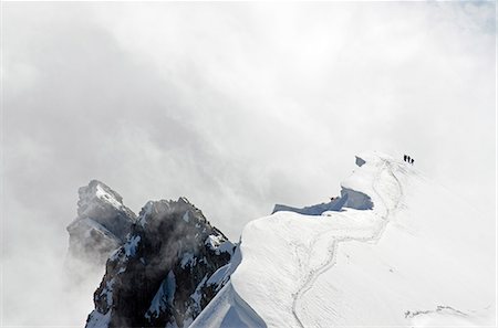 simsearch:862-06543096,k - Europe, Switzerland, Swiss Alps, Valais, Zermatt, climbers on Breithorn mountain , 4164m, Fotografie stock - Rights-Managed, Codice: 862-06543082