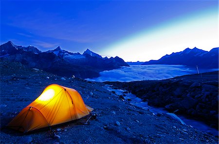 simsearch:862-06543096,k - Europe, Switzerland, Swiss Alps, Valais, Zermatt, camping above Zermatt Fotografie stock - Rights-Managed, Codice: 862-06543094
