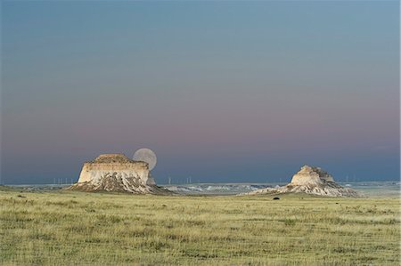 spitzkuppe - Moon rising over Pawnee National Grassland, Colorado, USA Stockbilder - Lizenzpflichtiges, Bildnummer: 862-06543355