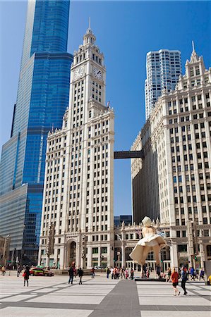 USA, Illinois, Chicago. Marilyn Monroe Statue on Michigan Avenue with the Wrigley Building behind. Stock Photo - Rights-Managed, Code: 862-06543422