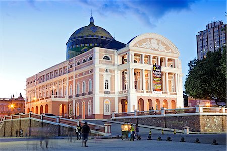 South America, Brazil, Amazonas state, Manaus, the Teatro Amazonas Opera House in the old city centre Fotografie stock - Rights-Managed, Codice: 862-06675695