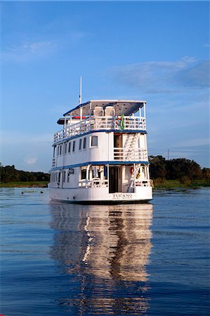 simsearch:862-06675953,k - South America, Brazil, Amazonas, the Tucano river boat on the Rio Negro in the Amazon Foto de stock - Con derechos protegidos, Código: 862-06675725