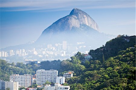 simsearch:862-06675805,k - South America, Brazil, Rio de Janeiro, view of the Dois Irmaos, Two brothers, mountains with Ipanema in the distance Stockbilder - Lizenzpflichtiges, Bildnummer: 862-06675809