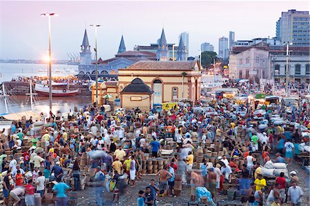 para - South America, Brazil, Para, Amazon, the morning acai market outside in Belem, which takes place outside the Ver o Peso market, on the waterfront of Guajara Bay Photographie de stock - Rights-Managed, Code: 862-06675939