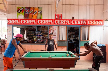 South America, Brazil, Para, Amazon, Marajo island, locals playing pool in a bar in a caboclo village near Soure Photographie de stock - Rights-Managed, Code: 862-06675957