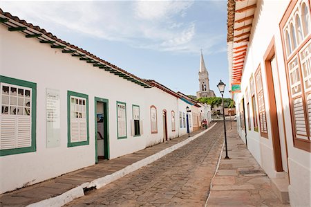 simsearch:862-07495850,k - South America, Brazil, Goias, Cidade de Goias, view of Portuguese colonial houses on Rua Candido Tenso, and the exterior of the Casa Cora Coralina museum, in the UNESCO World Heritage city of Old Goias Fotografie stock - Rights-Managed, Codice: 862-06676001