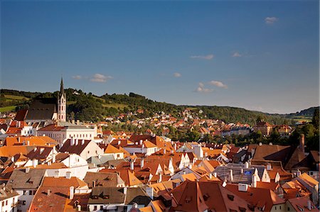 simsearch:862-06542561,k - Central and Eastern Europe, Czech Republic, South Bohemia, Cesky Krumlov. Overview of the historical centre from the Castle. Foto de stock - Con derechos protegidos, Código: 862-06676640