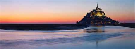 education religion - Mont Saint Michel and its connection to the mainland via a tidal causeway with the River Couesnon on the left at low tide at sunset, Le Mont Saint Michel, Basse Normandie, France. Photographie de stock - Rights-Managed, Code: 862-06676790