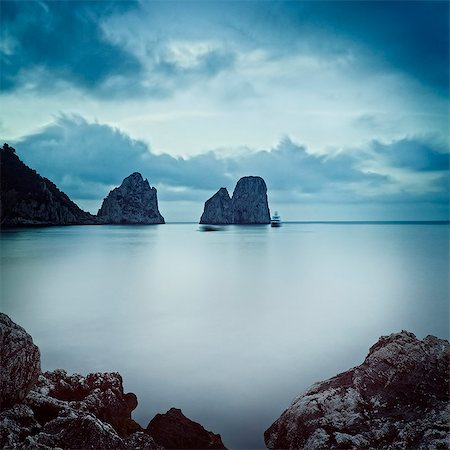 panorama italy - Italy, Campania, Napoli district, Capri.  Faraglioni. Foto de stock - Con derechos protegidos, Código: 862-06676904